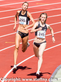 Fabienne Kohlmann und Christina Hering beim 800m Lauf